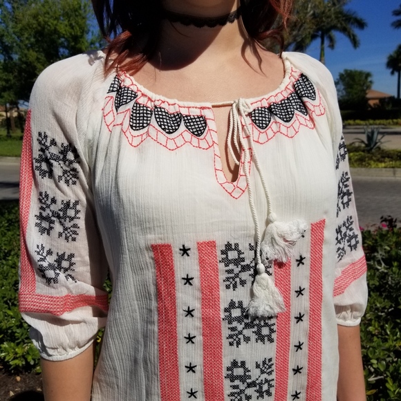 LAST Ivory Coral Embroidered Keyhole Dress - Picture 2 of 6